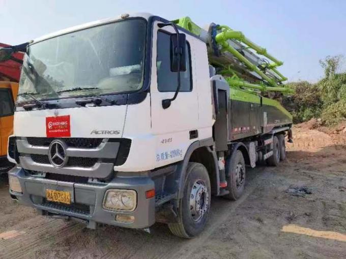 in 2013, The New Paint Preparation of 52 Meters Concrete Pump of Zoomlion Completed The Company′s Inventory